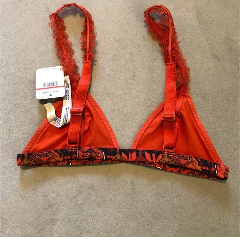 NWT Free People Bras Top Bundle Cream Red Blue XS - Picture 11 of 16